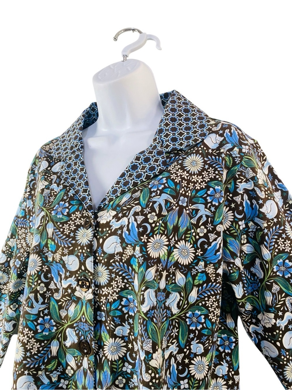Vera Bradley Enchanted Woodland Pattern Long Sleeve Button Up PJ Top Size M